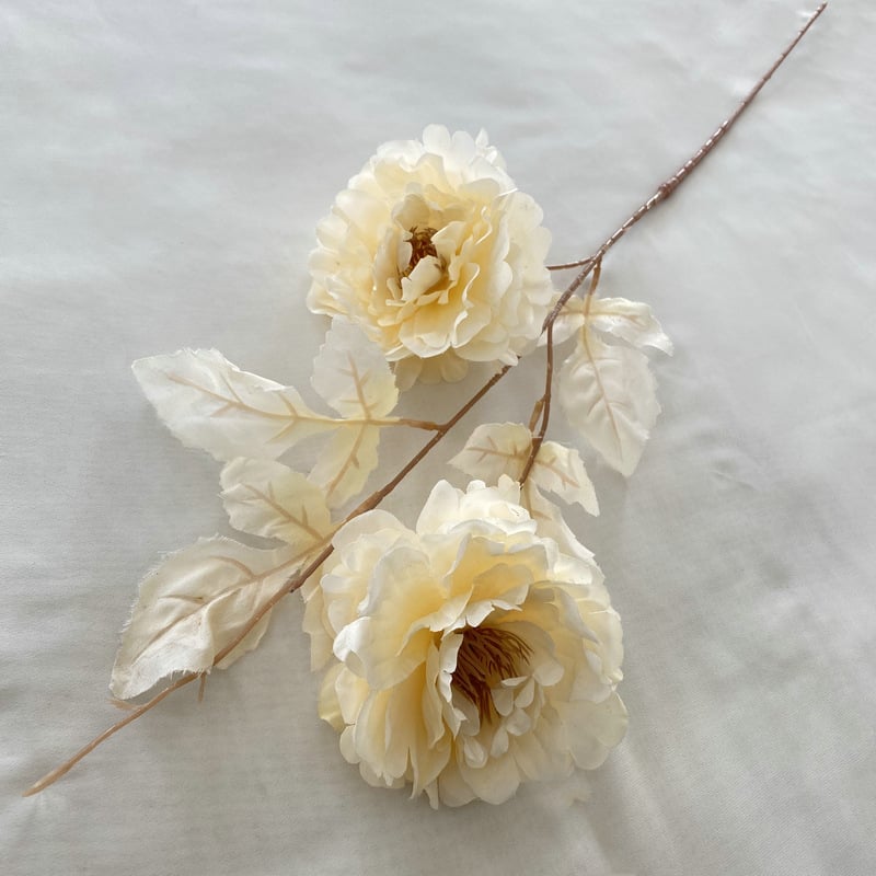Flori artificiale în nuanță șampanie – șir de flori pentru aleea nunții în stil european, decor pentru casă și ședințe foto (din mătase și plastic)