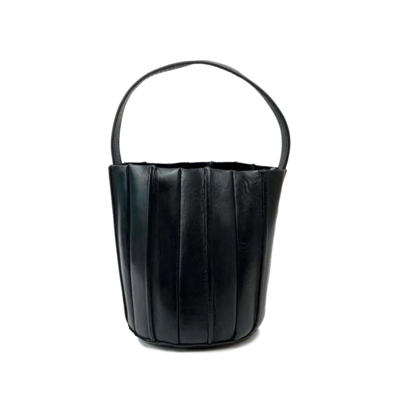 Ženska crossbody torbica od prave kože, jednostavan bucket stil, od prve sloje kravlje kože s biljnim premazom.