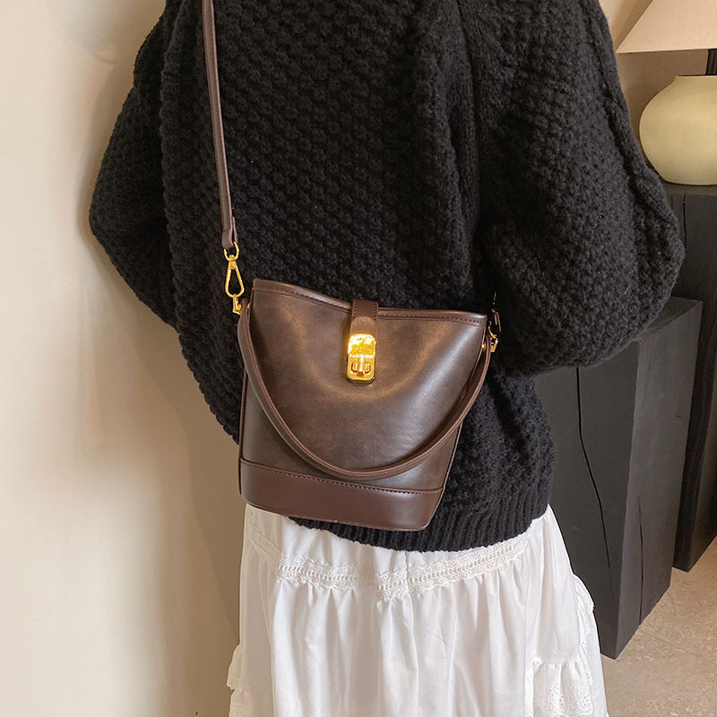 Ženska bucket torba, retro minimalistički stil, crossbody torba za svakodnevnu upotrebu, proljeće 2026