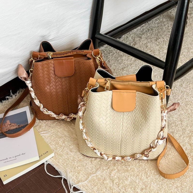 Ženska pletena bucket torba, proljeće 2026, novi model, torba za rame i crossbody, nišni dizajn
