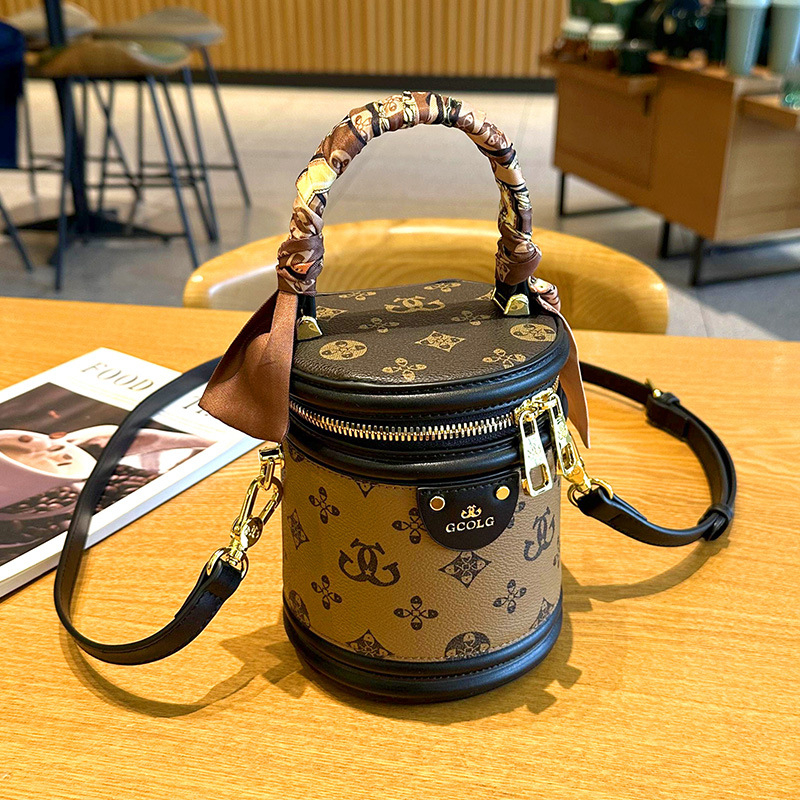 Qinghe Visokokvalitetna tiskana cilindrična torbica za žene, novi model, bucket torba sa šalom, PU koža, mala veličina, za nošenje na ramenu ili crossbody