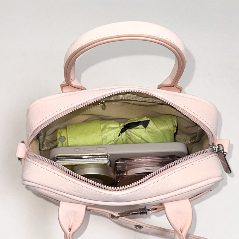 Ženska crossbody torbica u stilu jastuka za proljeće–ljeto, novi model 2026, moderna kompaktna torba preko ramena