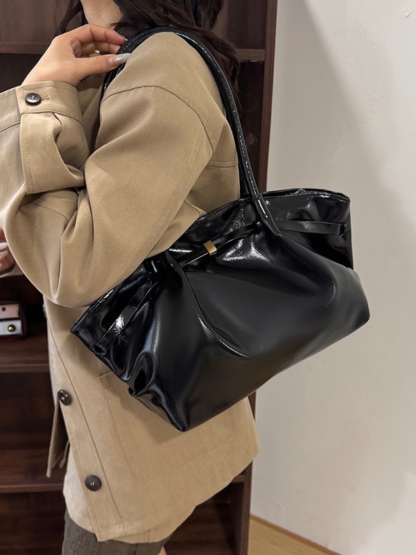 2026 nova casual retro bucket torba s krilima, plisirana, nišni model, za nošenje na rame