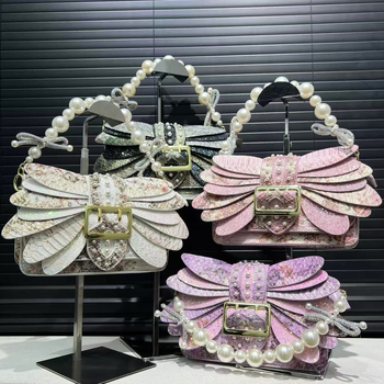 Ženska torbica s krilima, elegantna večernja crossbody torbica