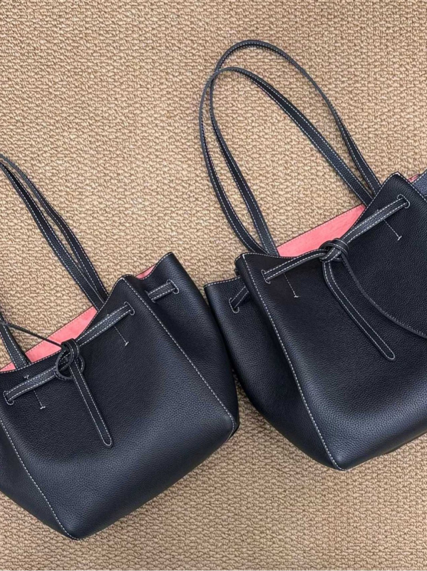 Torba tote od kože prvog sloja s semiš podstavom, velika zapremina, oblik krila, zatvaranje šnira i unutarnji džep sa zipom, minimalistički dizajn za svakodnevnu upotrebu