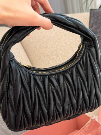 Plisirana kožna torbica za crossbody, oblik polumjeseca, 2026 novi model, svestrana lagana luksuzna ženska torba