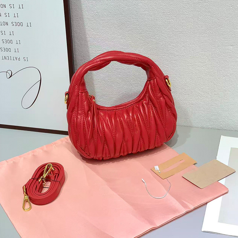 Plisirana kožna torbica za crossbody, oblik polumjeseca, 2026 novi model, svestrana lagana luksuzna ženska torba