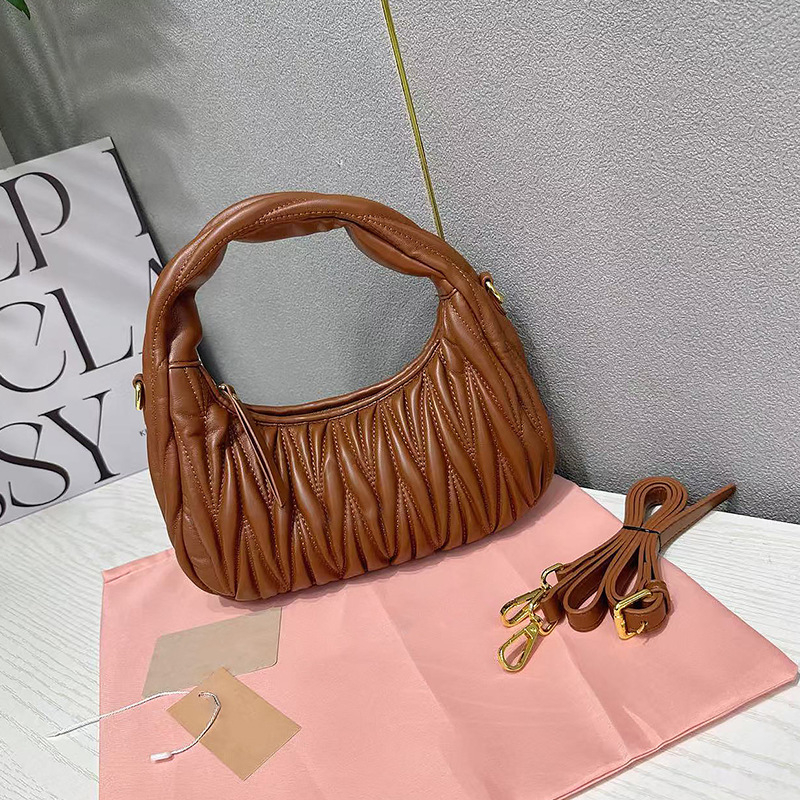Plisirana kožna torbica za crossbody, oblik polumjeseca, 2026 novi model, svestrana lagana luksuzna ženska torba