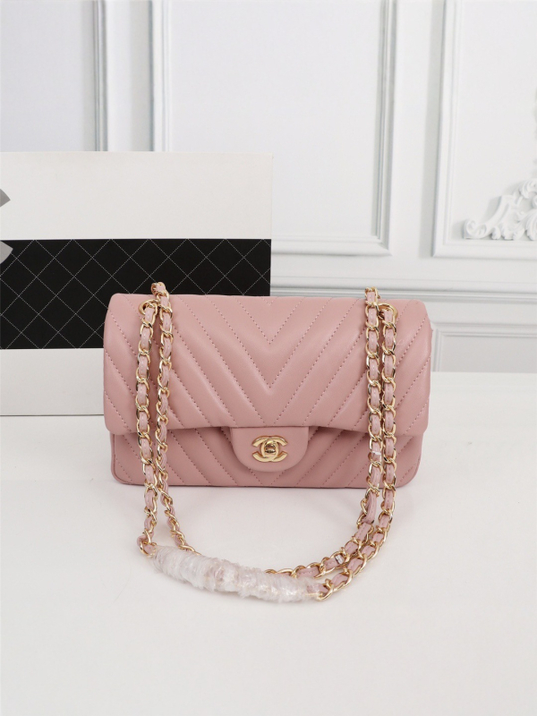 Ženska crossbody torba od ovčje kože s dijamantnim prešivanjem i lancem – moderni i svestrani dizajn