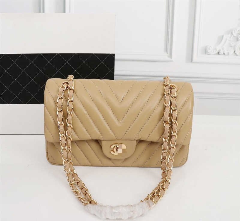 Ženska crossbody torba od ovčje kože s dijamantnim prešivanjem i lancem – moderni i svestrani dizajn
