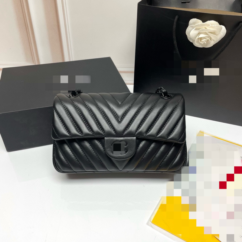 Ženska crossbody torba od ovčje kože s dijamantnim prešivanjem i lancem – moderni i svestrani dizajn