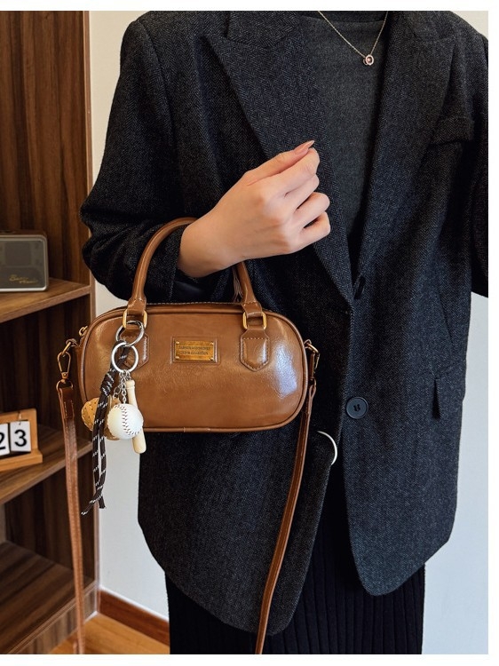 Ženska visoko-kvalitetna retro Boston torba, novi model 2025, s ručkom za ruku i crossbody remenom, svestrana za svakodnevnu upotrebu