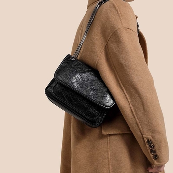Starry ženska kožna messenger torba, srednje veličine, urbani minimalistički stil, koža s uljem voskom, lančana ramenska, zatvaranje s preklopom, podstava od poliestera, unutarnja džep sa zipom, horizontalni kvadratni oblik, retro stil, ljeto 2024