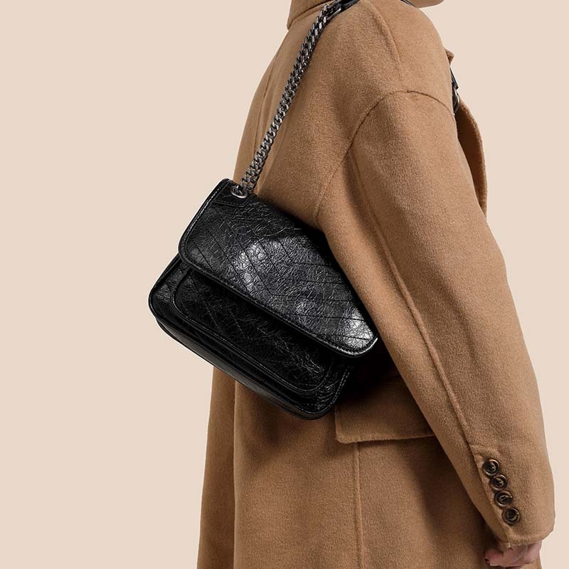 Starry ženska kožna messenger torba, srednje veličine, urbani minimalistički stil, koža s uljem voskom, lančana ramenska, zatvaranje s preklopom, podstava od poliestera, unutarnja džep sa zipom, horizontalni kvadratni oblik, retro stil, ljeto 2024
