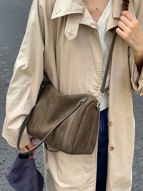 Ženska torba casual retro velike kapacitete, jesen-zima 2025, crossbody/ramena, Boston stil