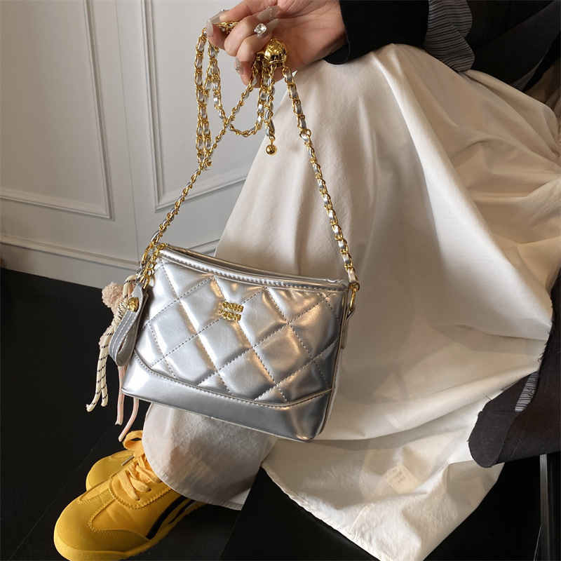 Ženska mini kvadratna torbica s dijamantnim šavom i lančićem, hobos stil crossbody torba