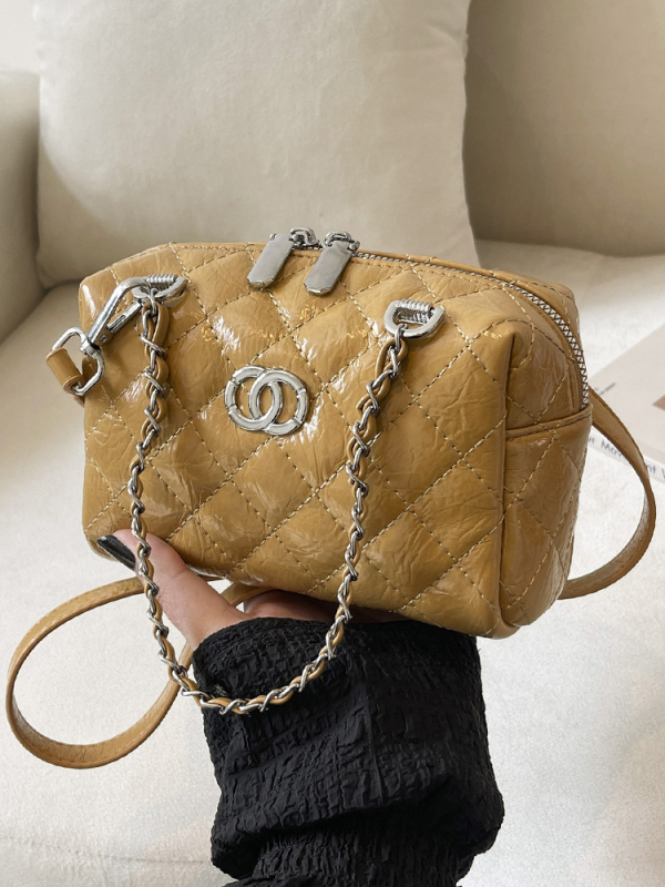Ženska torbica s dijamantnim uzorkom i lancem, ramenska ili crossbody torba, proljeće 2026, nišni dizajn, torba u obliku jastuka, korejski stil
