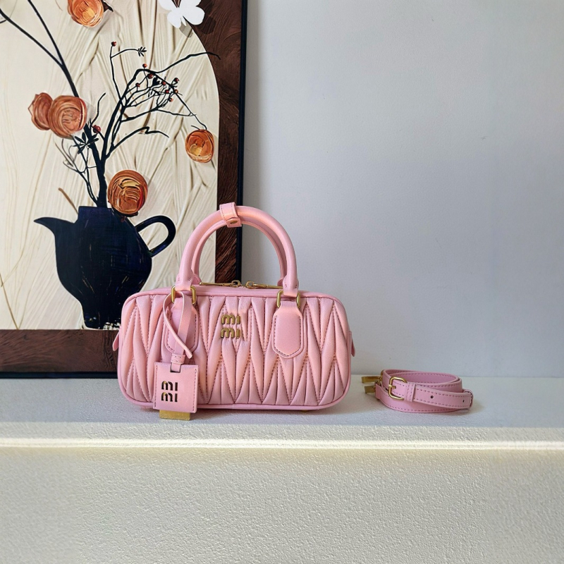 Plisirana torbica od ovčje kože u obliku jastuka, za rameni i crossbody, ženska torba u stilu Boston