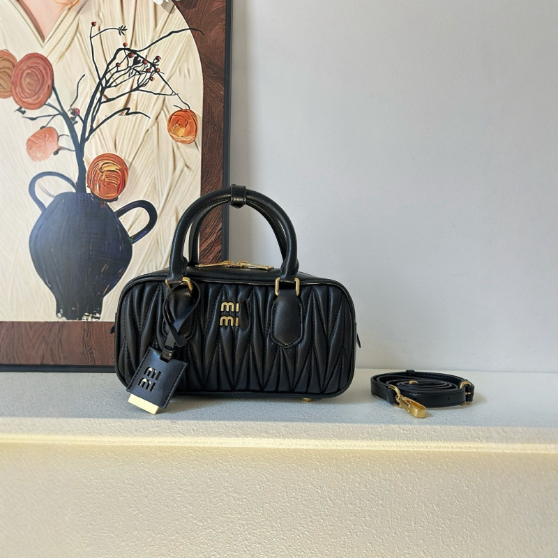 Plisirana torbica od ovčje kože u obliku jastuka, za rameni i crossbody, ženska torba u stilu Boston