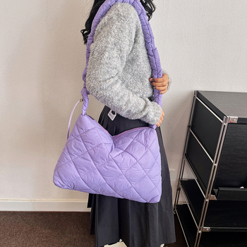 2026 nova ženska nylon torbica velikog kapaciteta, crossbody za ljeto, svakodnevni gradski stil — Cloud Bag