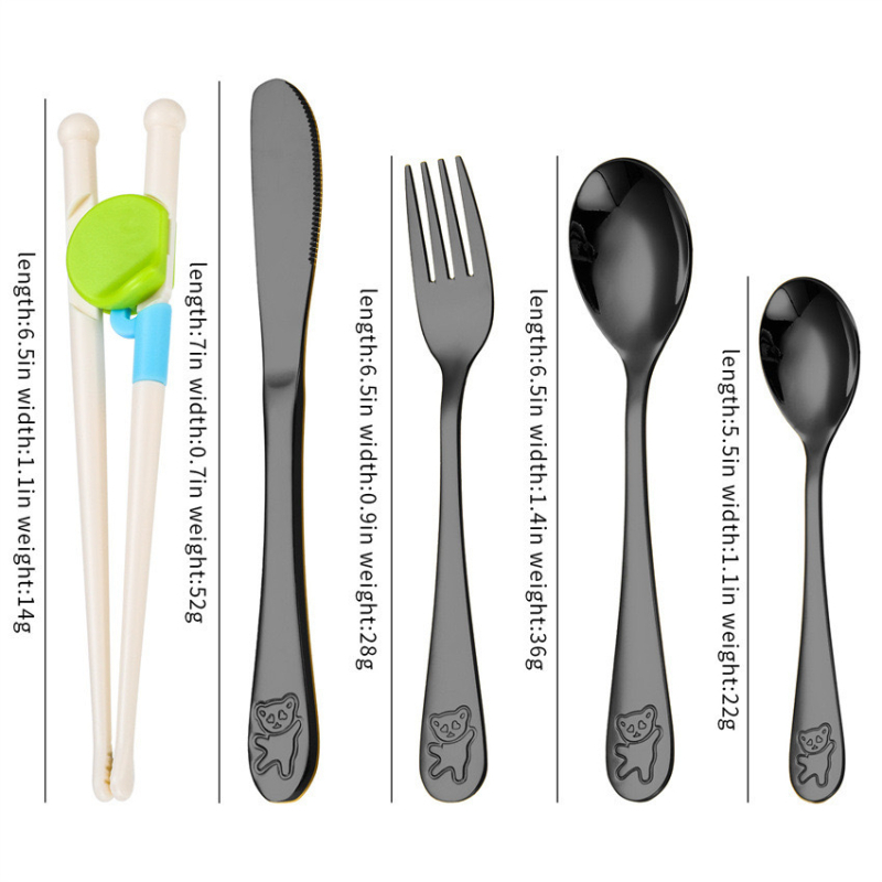 Set de tacâmuri pentru copii din oțel inoxidabil 304, cu design urs de desene animate — cuțit, furculiță, lingură și bețișoare pentru învățare