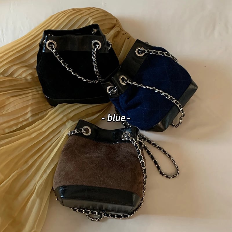 Ženska crossbody torbica bucket iz nubuk kože, mala, vintage stil, s lančanim remenom