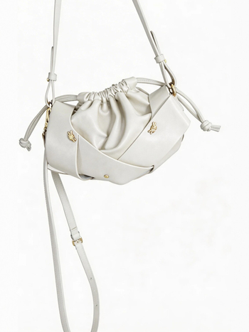 Ženska torba inspirirana oblacima, minimalistički i diskretan luksuz, crossbody torba sa šnuricama, PU koža, ovalni oblik, srednja veličina, za svakodnevnu upotrebu.