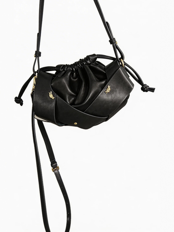 Ženska torba inspirirana oblacima, minimalistički i diskretan luksuz, crossbody torba sa šnuricama, PU koža, ovalni oblik, srednja veličina, za svakodnevnu upotrebu.