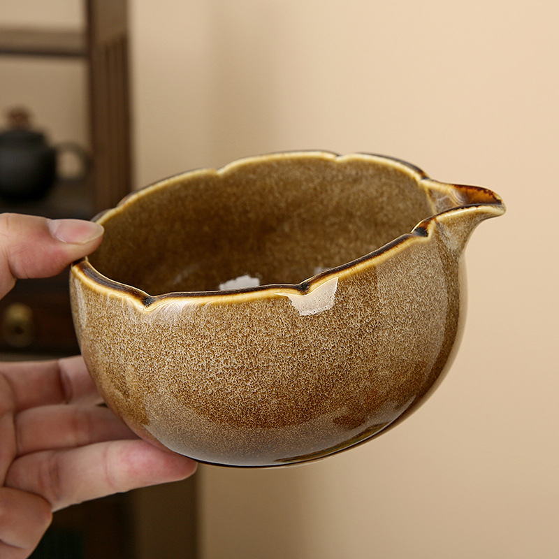 Set pentru ceremonia ceaiului în stil japonez: chasen din bambus, perie pentru matcha și bol ceramic pentru ceai