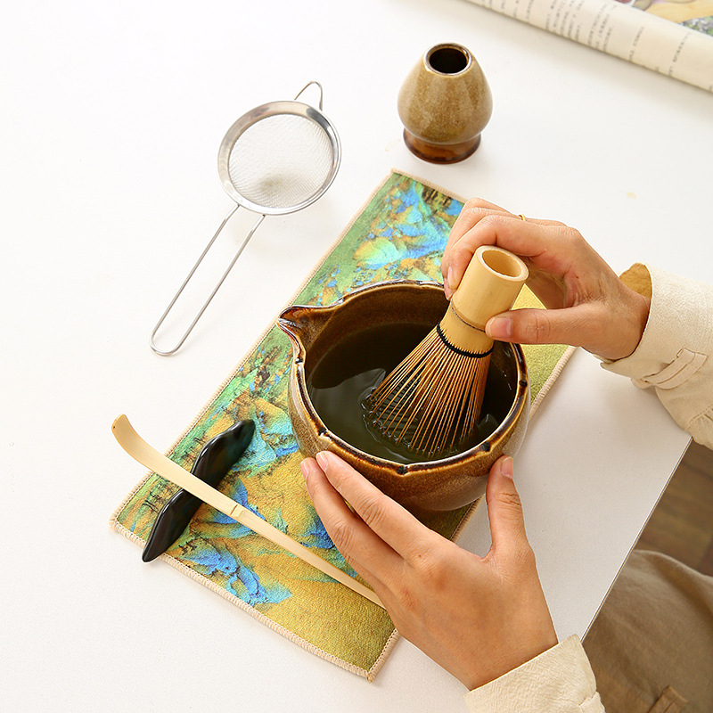 Set pentru ceremonia ceaiului în stil japonez: chasen din bambus, perie pentru matcha și bol ceramic pentru ceai