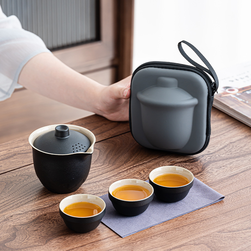 Set portabil de ceai din ceramică, cu o ceainică și trei cești – set exterior cu vas cu capac