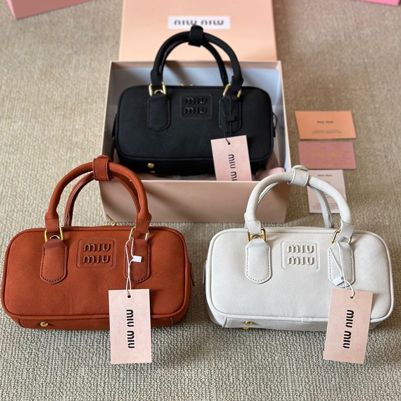 Miu nova ženska torbica: mala kvadratna torbica od velura, za rame, ruku i crossbody
