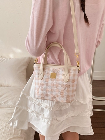 Ženska torba s printom crtanih likova, mala bucket torba za rame ili crossbody, proljeće 2026