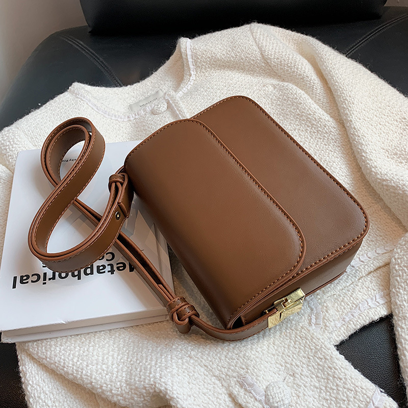 Jednostavna i moderna ženska mala torbica kvadratnog oblika, naramenica, svestrana crossbody za svakodnevnu uporabu