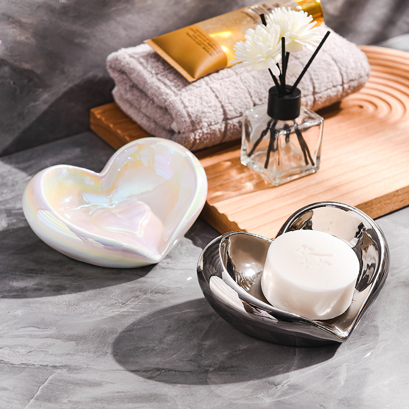 Suport ceramic cu drenaj pentru baie – raft de depozitare elegant