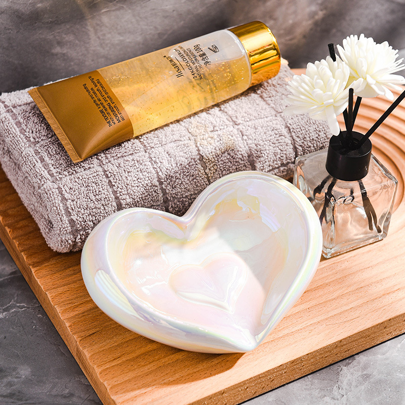 Suport ceramic cu drenaj pentru baie – raft de depozitare elegant