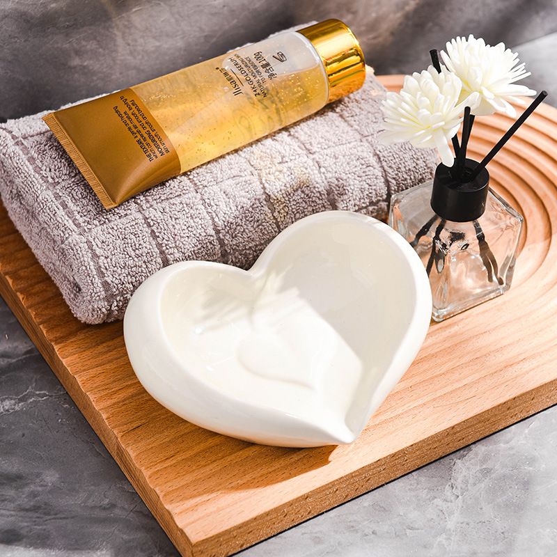Suport ceramic cu drenaj pentru baie – raft de depozitare elegant