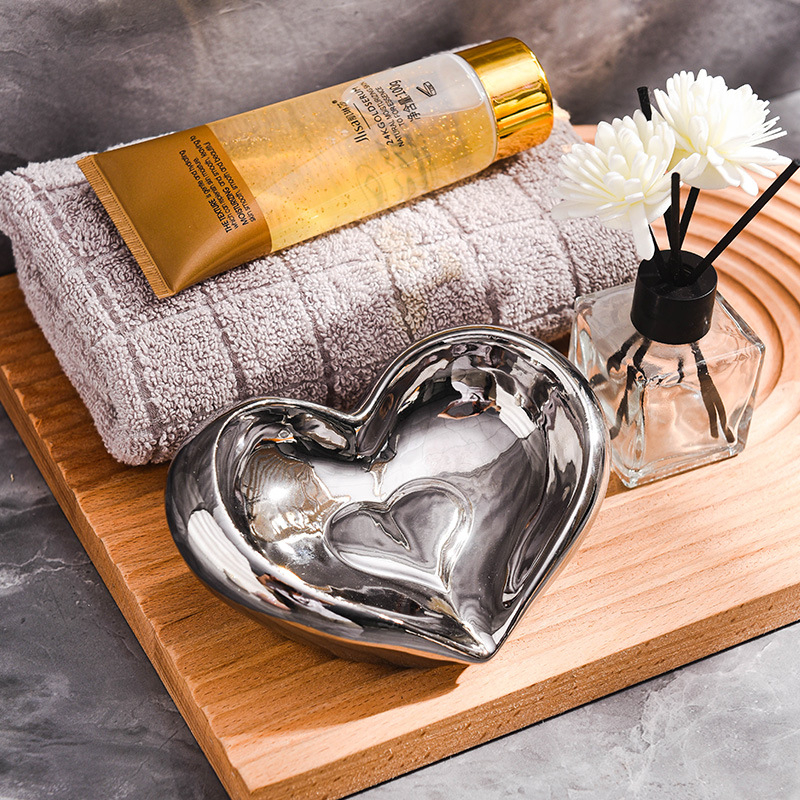 Suport ceramic cu drenaj pentru baie – raft de depozitare elegant
