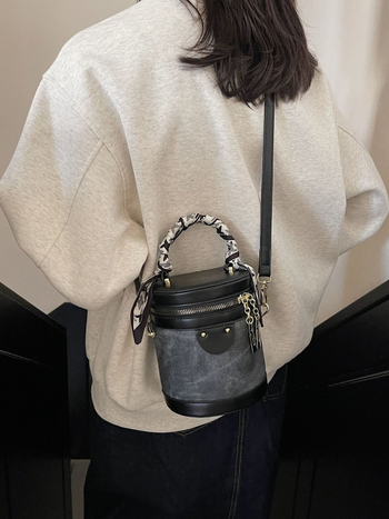 Ženska PU cilindrična bucket torba, preko ramena i ručnog nošenja, elegantna i vrhunska