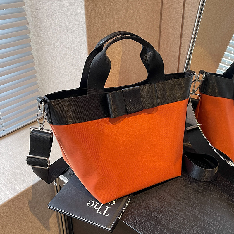 Ženska nylon torba tipa kanta, crossbody, velik kapacitet, proljeće-ljeto 2024