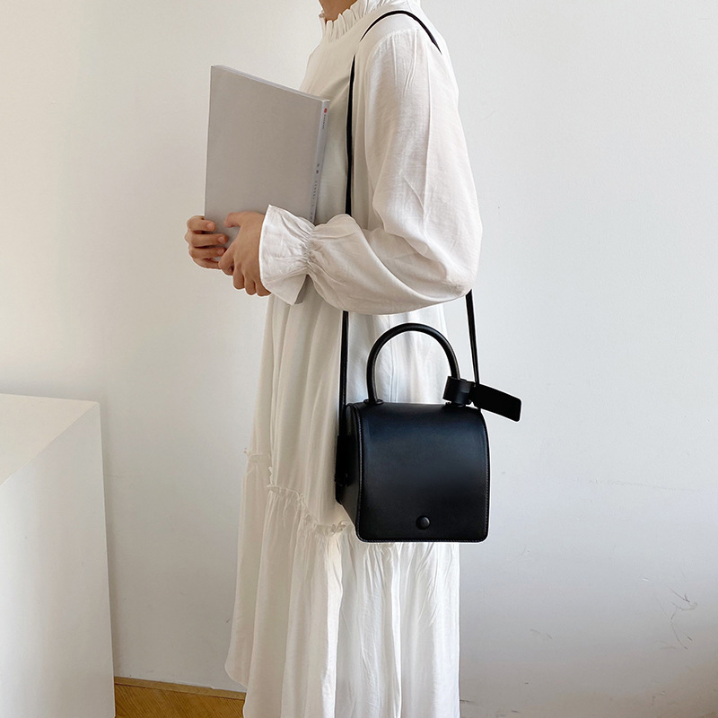 Sjajna ženska torbica s umjetničkim štihom, retro mala kvadratna torbica za rame ili crossbody, PU koža