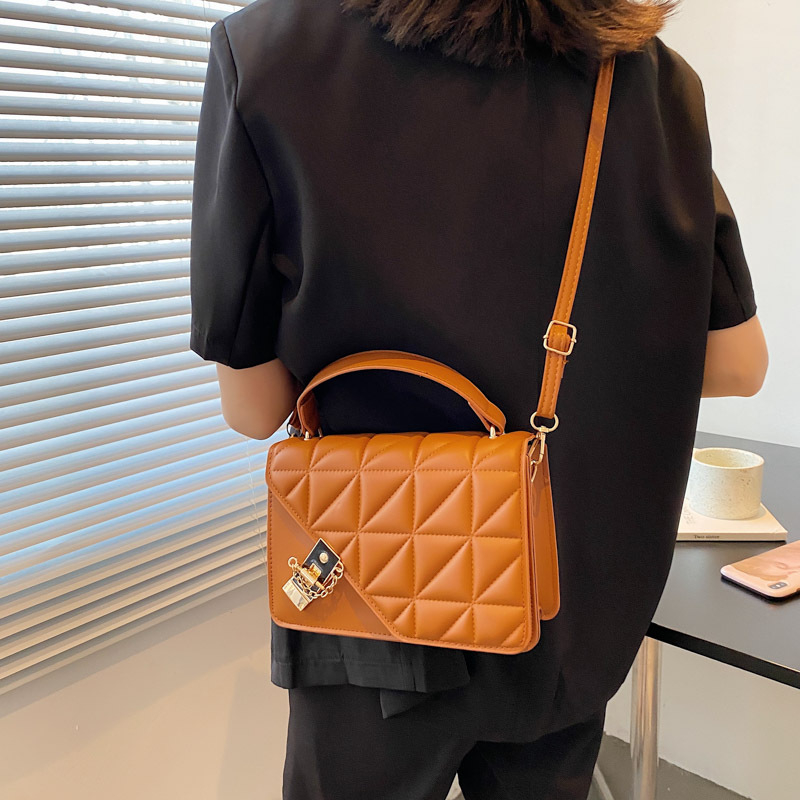 Ženska mala crossbody torbica s lancem, 2021 novi stil, minimalistički štepani kvadratni dizajn