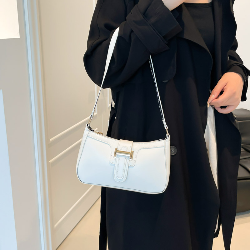 2026 ljetna crossbody torbica s oblikom polumjeseca, teksturirana mala ženska torbica