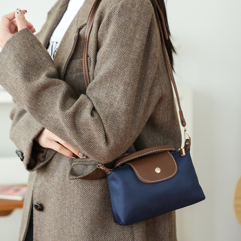 Najlon mini kvadratna crossbody torba za žene — lagana, elegantna i visoke kvalitete za svakodnevnu upotrebu