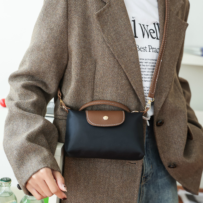 Najlon mini kvadratna crossbody torba za žene — lagana, elegantna i visoke kvalitete za svakodnevnu upotrebu
