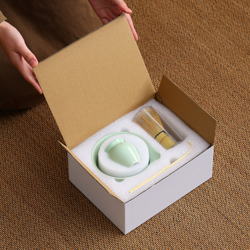 Set japonez din ceramică pentru matcha, cu tel de bambus, perie pentru matcha și linguriță pentru ceai