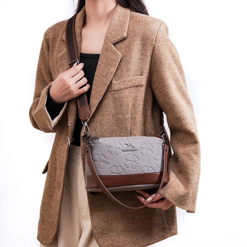 Ženska torbica za jesen-zimu 2025, mekana koža, retro preko ramena, reljefna tekstura, mala kvadratna crossbody torbica.
