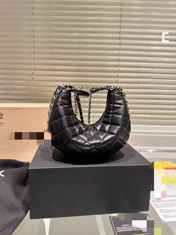 Torba preko tijela s quiltom u rombovima i lancem, mala veličina, oblik polumjeseca, korejski retro stil, PVC