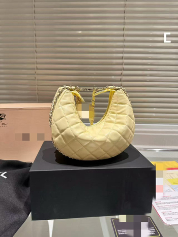 Torba preko tijela s quiltom u rombovima i lancem, mala veličina, oblik polumjeseca, korejski retro stil, PVC