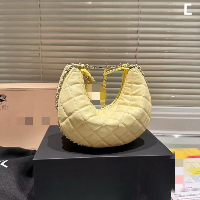 Torba preko tijela s quiltom u rombovima i lancem, mala veličina, oblik polumjeseca, korejski retro stil, PVC